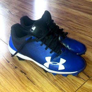Boys youth size 5 Under Armour cleats